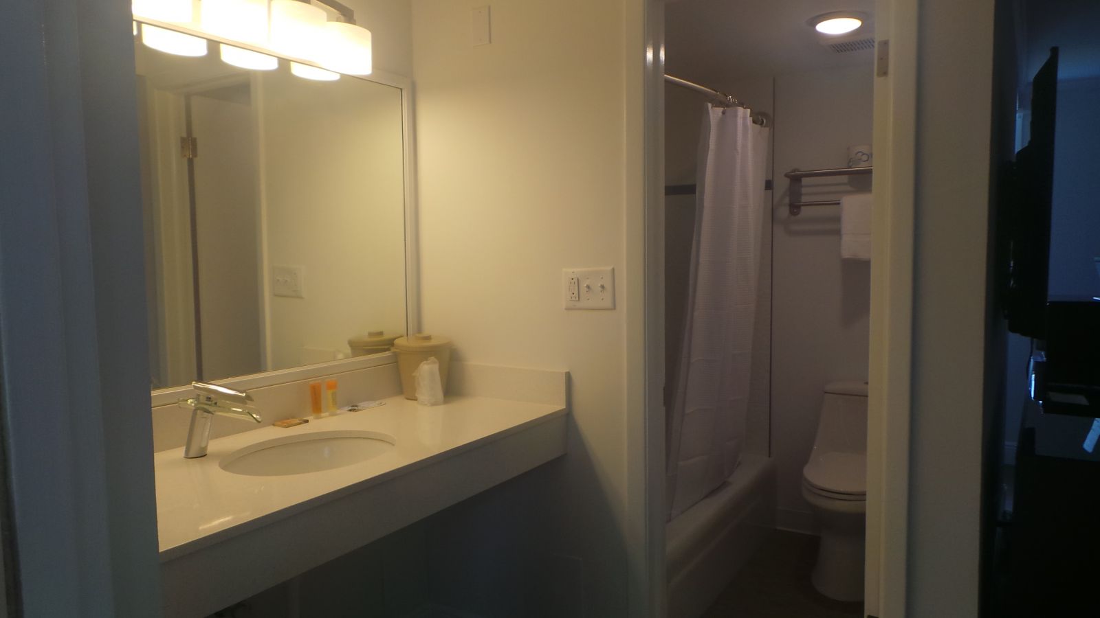 Guest Room 2